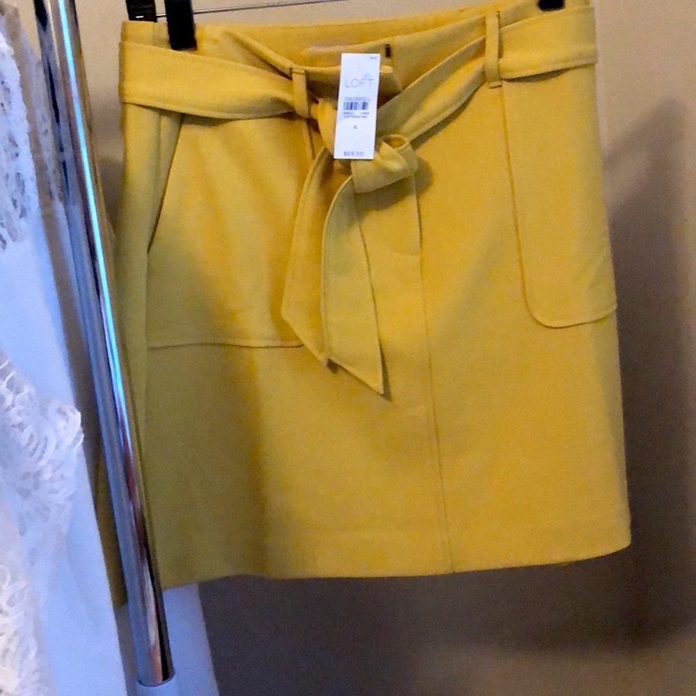 LOFT yellow bow tie skirt.  Size 4